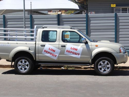 Nissan Np300 2.5 TDI Dcab 4x4 in Namibia