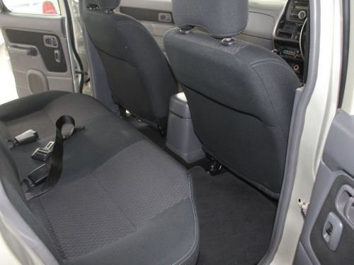 Nissan Np300 2.5 TDI Dcab 4x4 in Namibia
