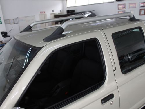 Nissan Np300 2.5 TDI Dcab 4x4 in Namibia