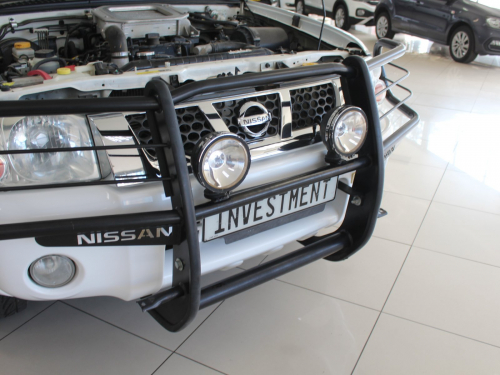 Nissan NP300 DC 4x4 in Namibia