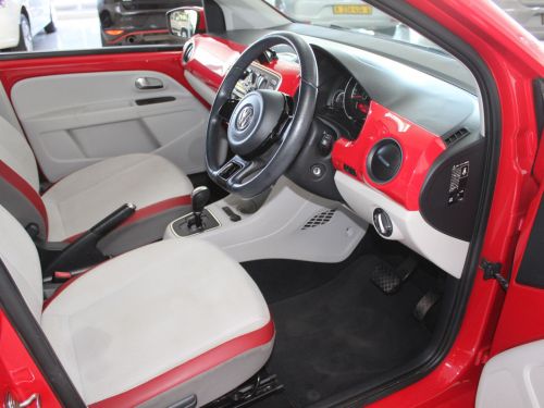 Volkswagen VW Up 1.0 in Namibia