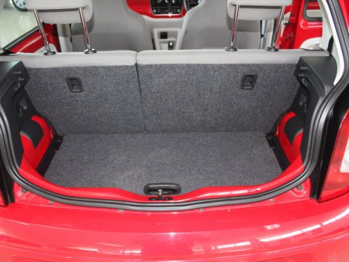 Volkswagen VW Up 1.0 in Namibia