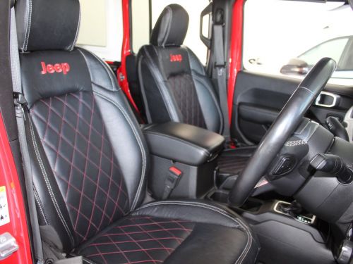 Jeep Wrangler 3.6 V6 Unlimited Sahara 8 Speed in Namibia