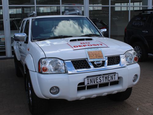 Nissan Np300 2.5 Tdi Dcab 4x4 in Namibia