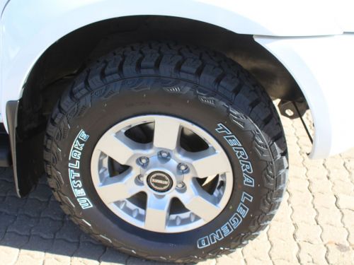 Nissan Np300 2.5 Tdi Dcab 4x4 in Namibia