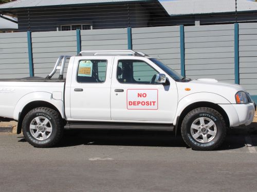 Nissan Np300 2.5 Tdi Dcab 4x4 in Namibia