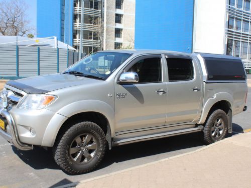 Toyota Hilux 4.0 V6 DCab 4x4 Manual . in Namibia
