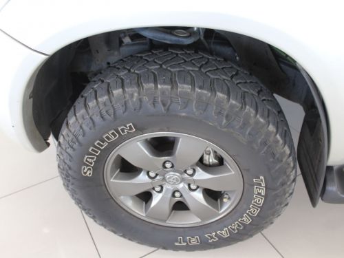 Toyota Hilux 4.0 V6 DCab 4x4 Manual . in Namibia