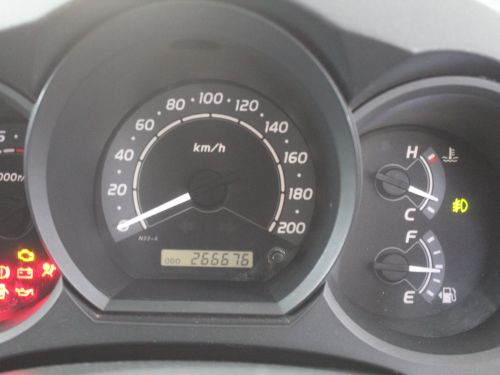 Toyota Hilux 4.0 V6 DCab 4x4 Manual . in Namibia