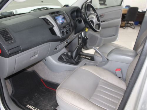 Toyota Hilux 4.0 V6 DCab 4x4 Manual . in Namibia