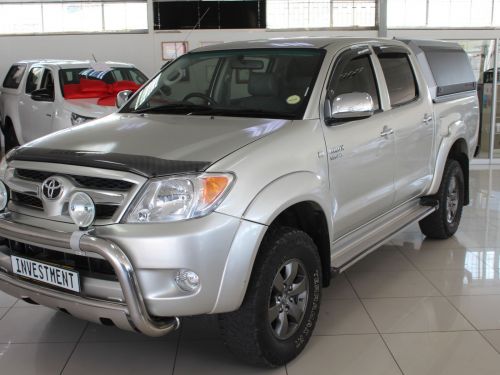 Toyota Hilux 4.0 V6 DCab 4x4 Manual . in Namibia