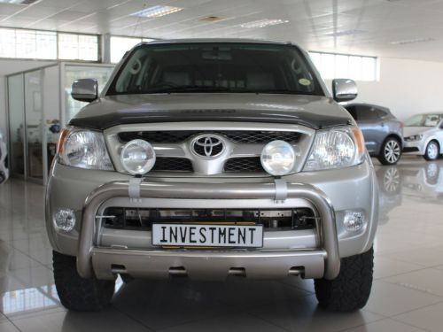 Toyota Hilux 4.0 V6 DCab 4x4 Manual . in Namibia