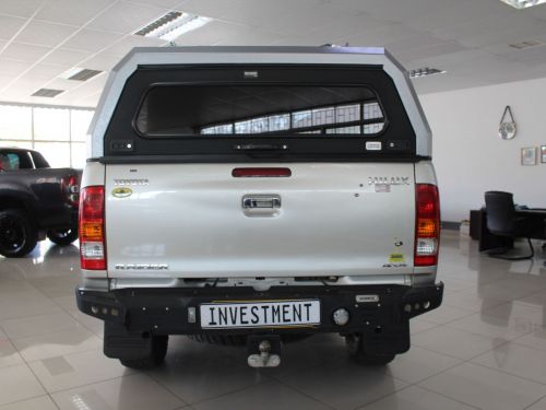 Toyota Hilux 4.0 V6 DCab 4x4 Manual . in Namibia