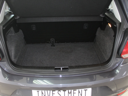Volkswagen Polo Vivo 1.6i  Auto in Namibia