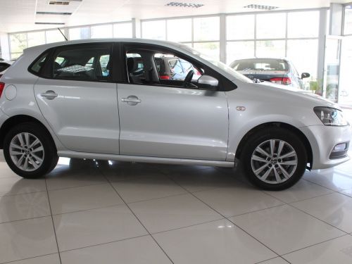 Volkswagen Vw Polo Vivo Comfortline 1.6i Auto in Namibia