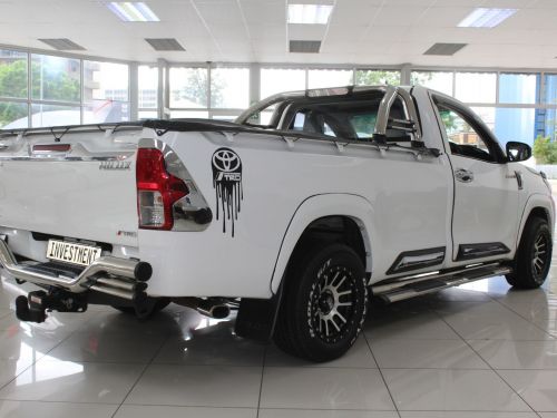 Toyota Hilux 2.0 VVTI in Namibia