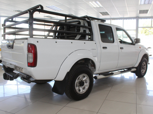 Nissan Nissan Np300 2.4i in Namibia