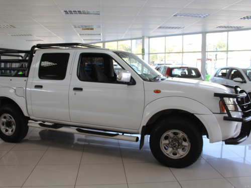 Nissan Nissan Np300 2.4i in Namibia