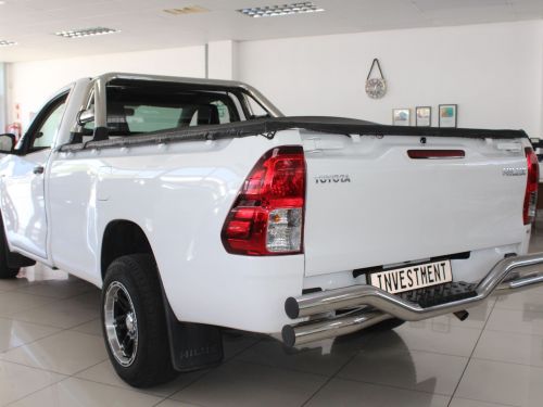 Toyota Hilux 2.0 VVTI in Namibia