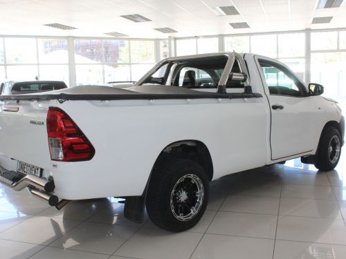Toyota Hilux 2.0 VVTI in Namibia