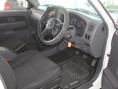 Nissan Nissan Np300 in Namibia