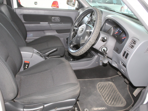 Nissan Nissan Np300 in Namibia