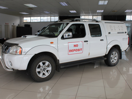 Nissan NP300 2.5 TDI DC in Namibia