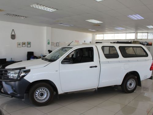 Toyota Hilux 2.0 VVTI in Namibia
