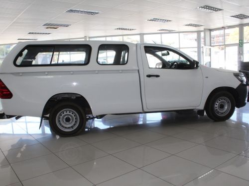 Toyota Hilux 2.0 VVTI in Namibia