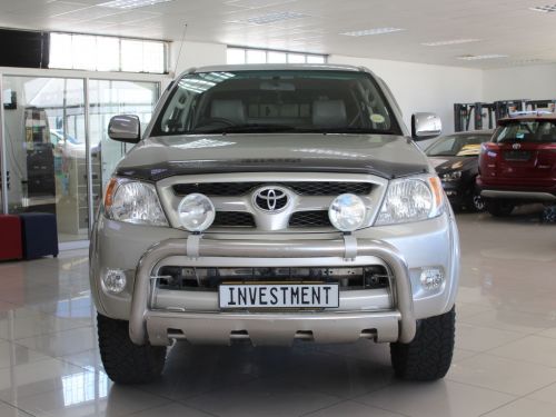 Toyota Toyota Hilux 4.0 V6 4x4 Dcab MT in Namibia