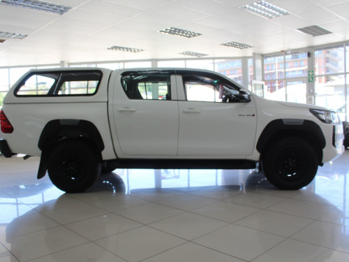 Toyota Hilux 2.4 GD6 DC 4x4 in Namibia