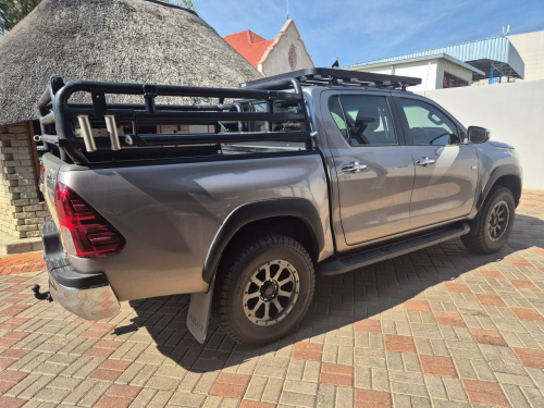 Toyota Hilux 4.0 D/C Raider AT 4X4 in Namibia