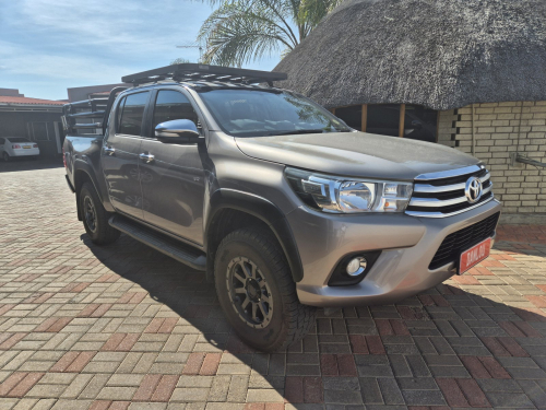 Pre-owned Toyota Hilux 4.0 D/C Raider AT 4X4 for sale in 