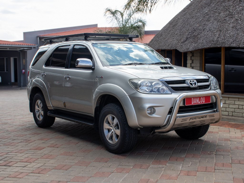Toyota Fortuner 3.0 D4D R/B 4X2 in Namibia