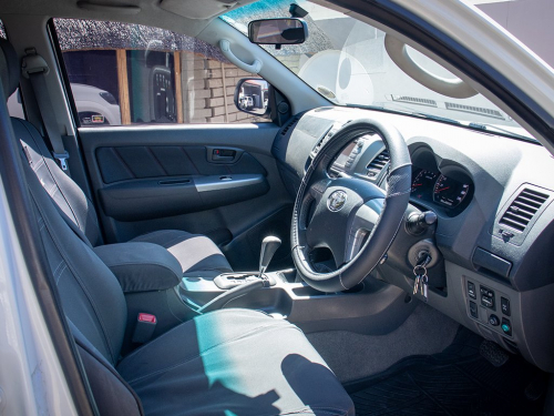 Toyota Hilux 4.0 V6 Raider 4X4 A/T P/U D/C in Namibia