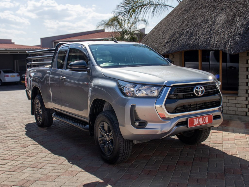 Toyota Hilux 2.4 GD-6 RB Raider P/U E/Cab in Namibia