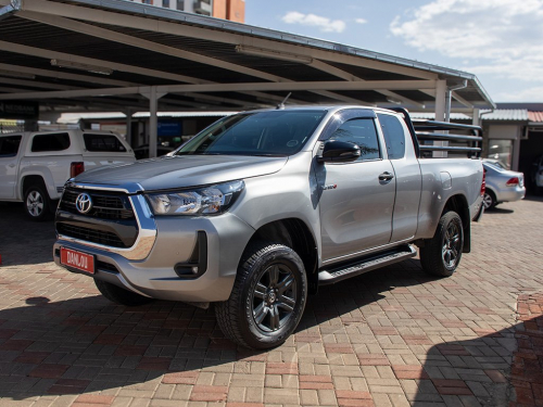 Toyota Hilux 2.4 GD-6 RB Raider P/U E/Cab in Namibia
