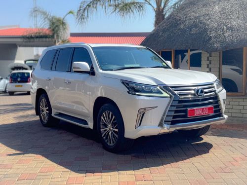 Lexus LX 570 V8 in Namibia