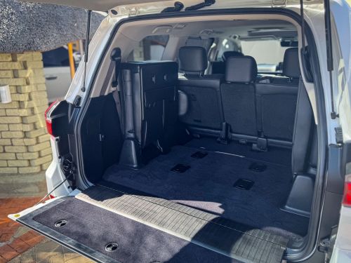 Lexus LX 570 V8 in Namibia