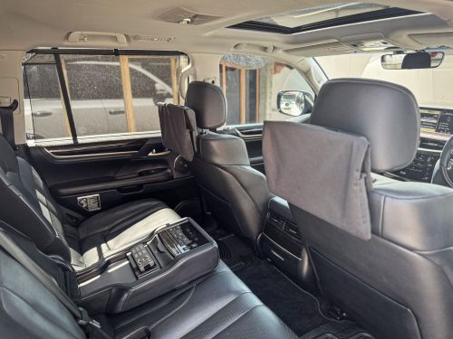 Lexus LX 570 V8 in Namibia