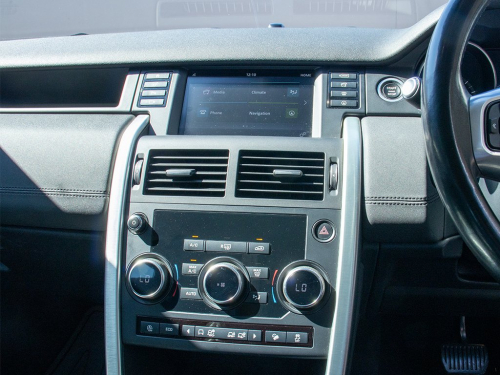 Land Rover Discovery Sport 2.0 Si4 SE in Namibia