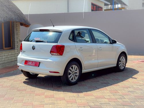 Volkswagen Polo 1.6 A/T C/Line in Namibia
