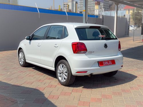 Volkswagen Polo 1.6 A/T C/Line in Namibia