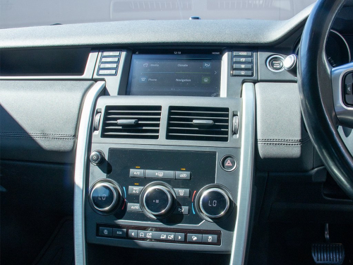 Land Rover Discovery Sport 2.0 Si4 SE in Namibia