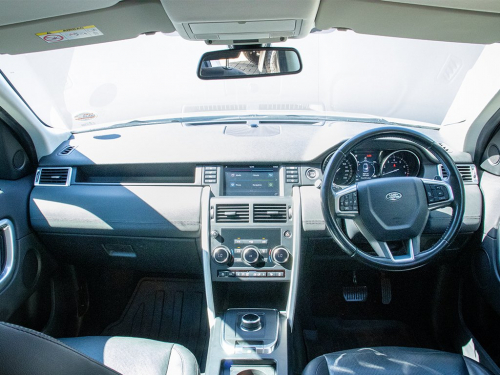 Land Rover Discovery Sport 2.0 Si4 SE in Namibia