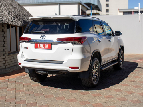 Toyota Fortuner 2.4 GD-6 4X4 A/T in Namibia