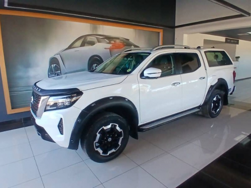 Nissan Navara 2.5LE Plus 4x4 D/C M/T in Namibia