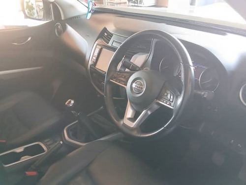 Nissan Navara 2.5LE Plus 4x4 D/C M/T in Namibia