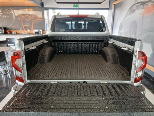 Nissan 2.5 LE Plus 4x4 A/T in Namibia