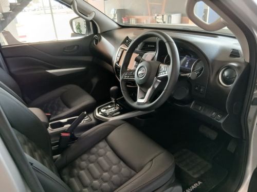 Nissan 2.5 LE Plus 4x4 A/T in Namibia